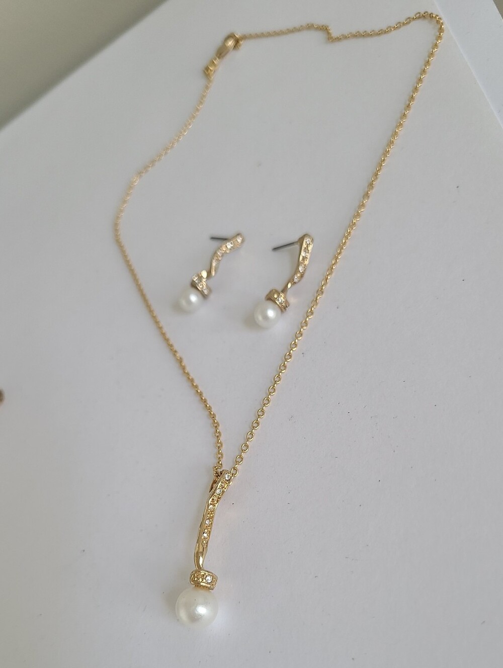 Vintage Gold Tone Rhinestone Pearl Drop Evening Formal Necklace Earrings Set - Picture 2 of 14